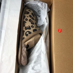 Ugg slippers. Women’s size 9. Leopard print.